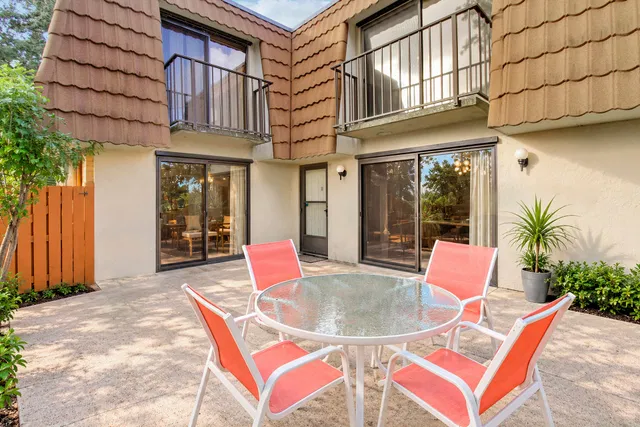 Residence photo 2