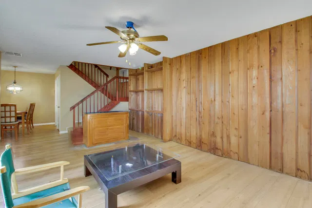 Residence photo 3
