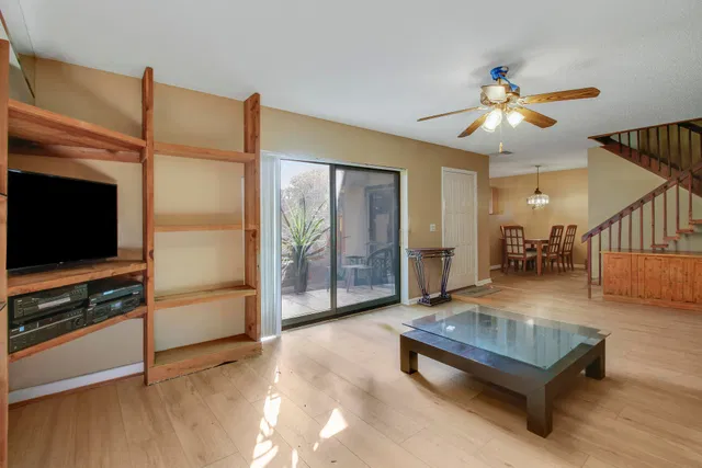 Residence photo 5