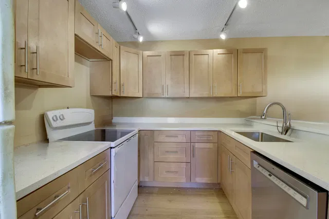 Residence photo 8