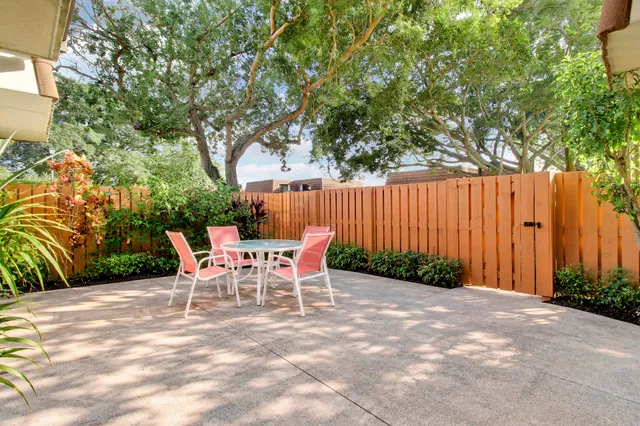 Residence photo 16