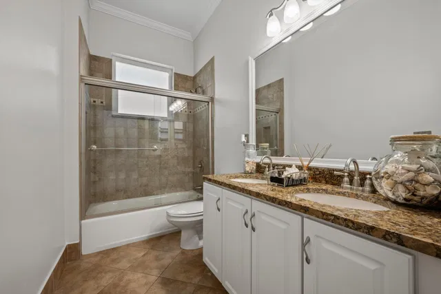 Residence photo 32