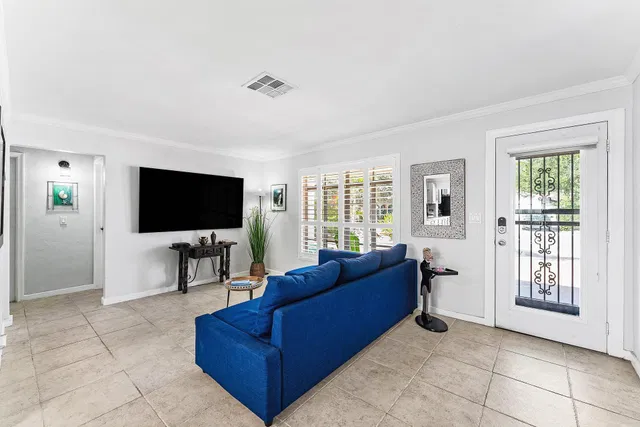  Residence photo 5