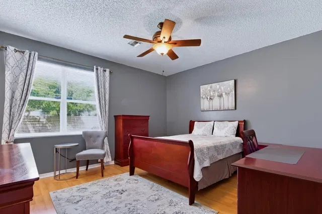  Residence photo 10