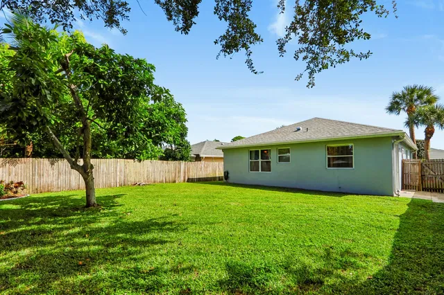  Residence photo 18