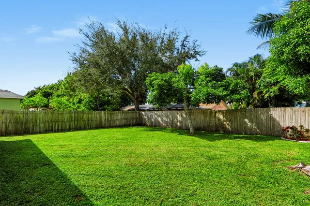  Residence photo 19