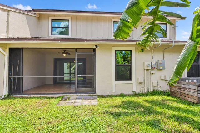 Residence photo 48