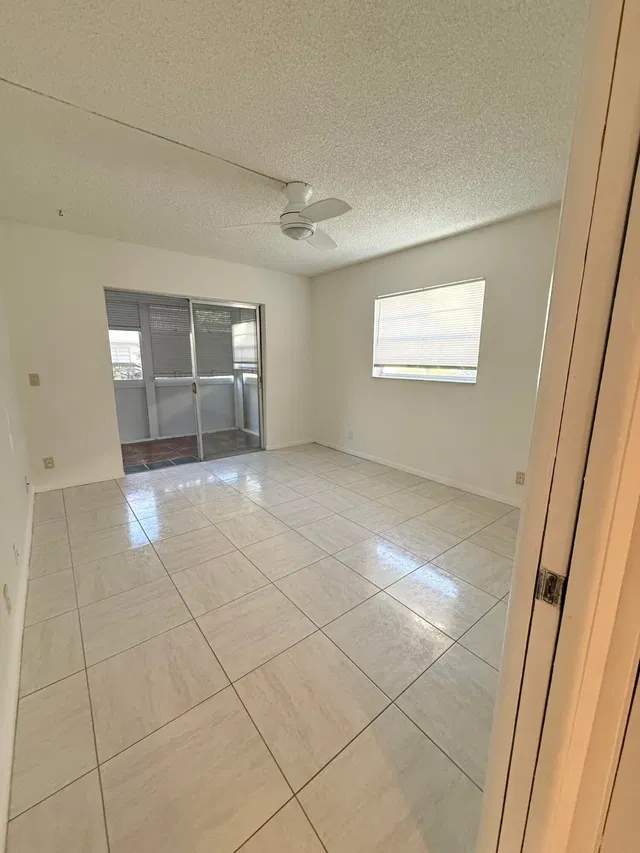  Residence photo 4