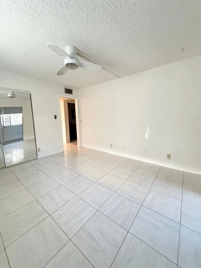  Residence photo 5