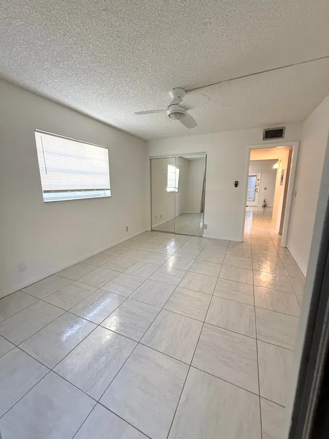  Residence photo 8