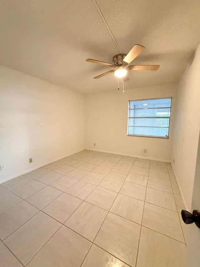  Residence photo 9