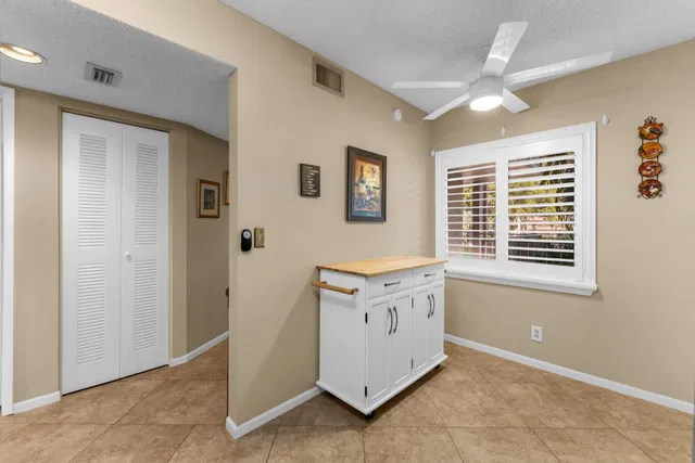  Unit 210 photo 5