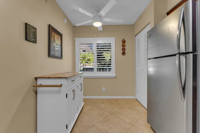  Unit 210 photo 6