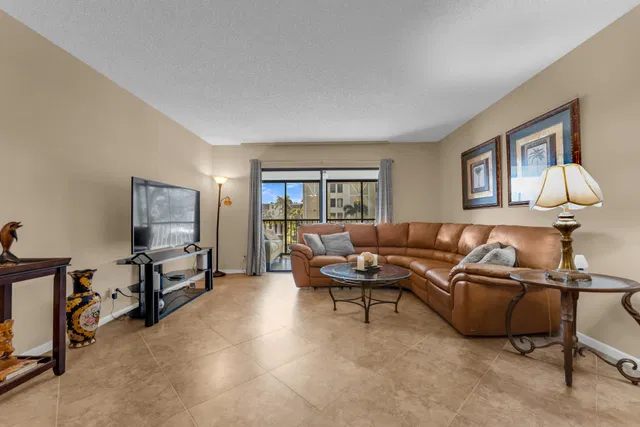  Unit 210 photo 12