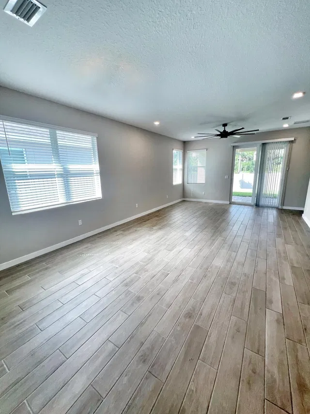  Residence photo 6
