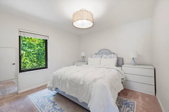 Residence photo 16