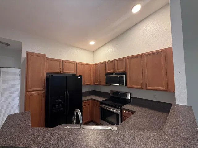 Residence photo 3