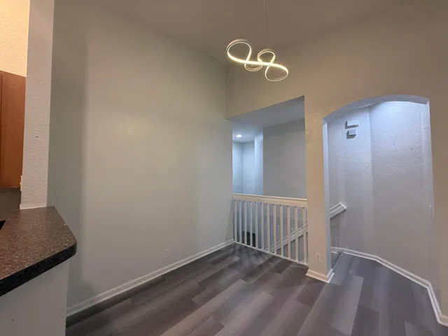 Residence photo 5
