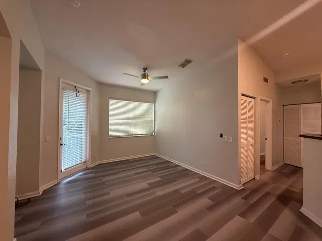 Residence photo 6