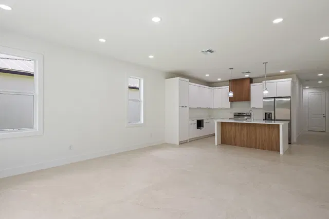 Residence photo 6