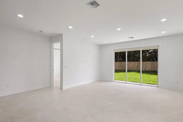 Residence photo 10