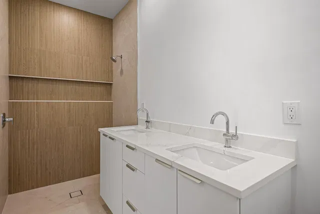 Residence photo 16