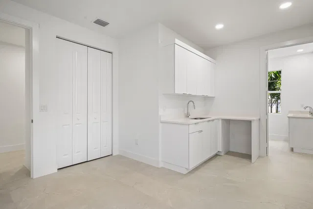 Residence photo 22