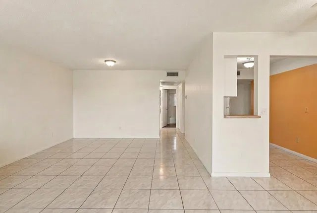 Residence photo 6