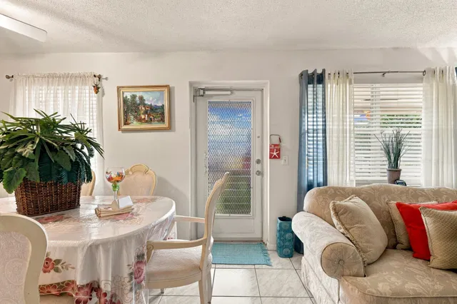 Residence photo 7