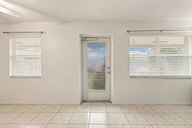 Residence photo 8