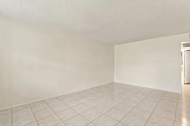 Residence photo 11