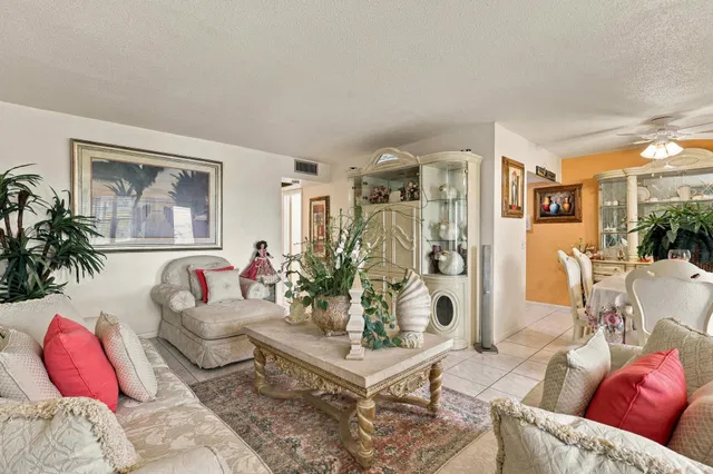 Residence photo 13