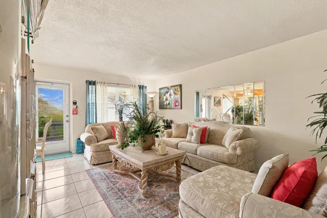 Residence photo 19