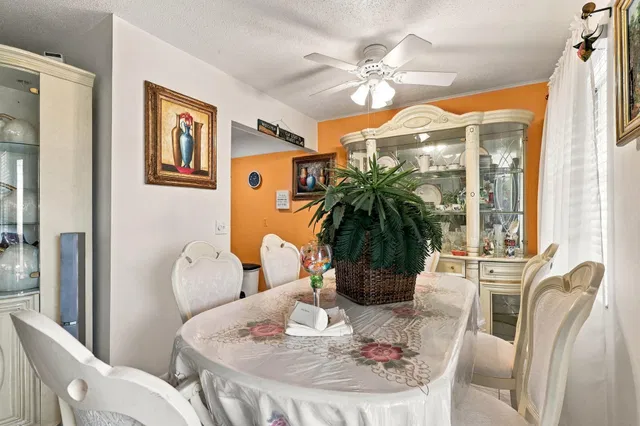 Residence photo 23