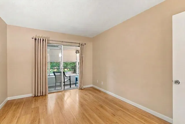 Residence photo 53
