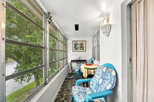 Residence photo 60