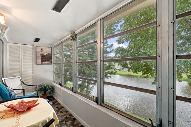 Residence photo 62