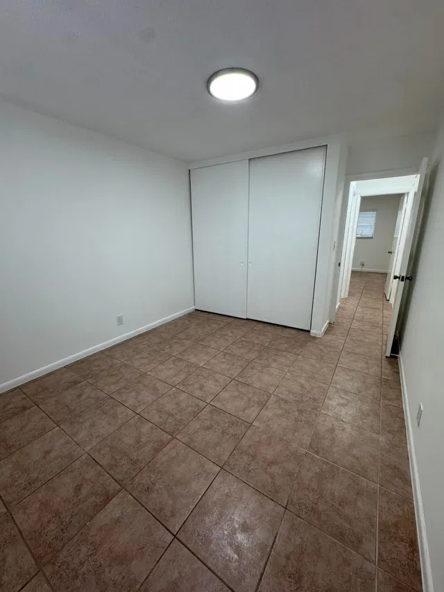  Unit 16 photo 6