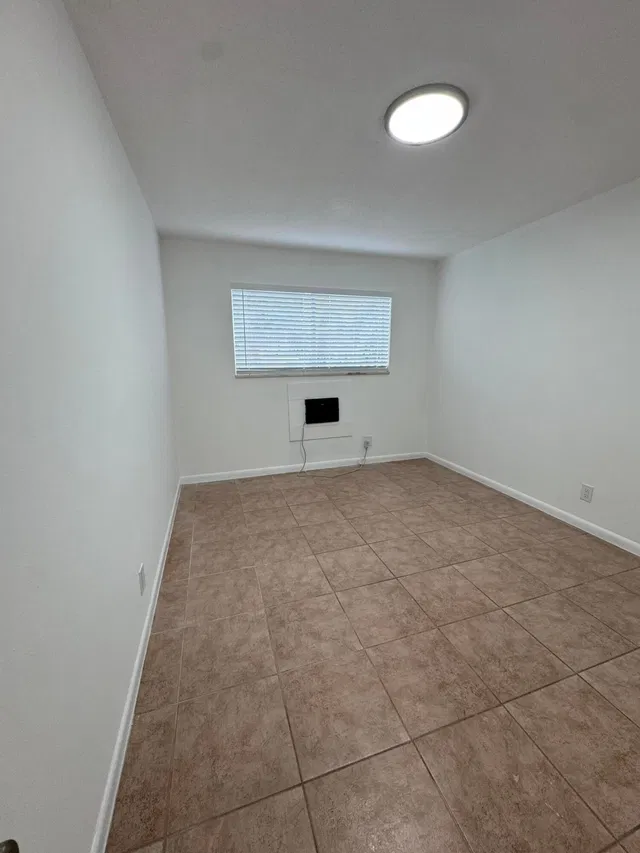  Unit 16 photo 7