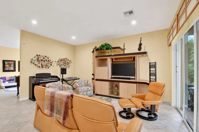 Residence photo 4