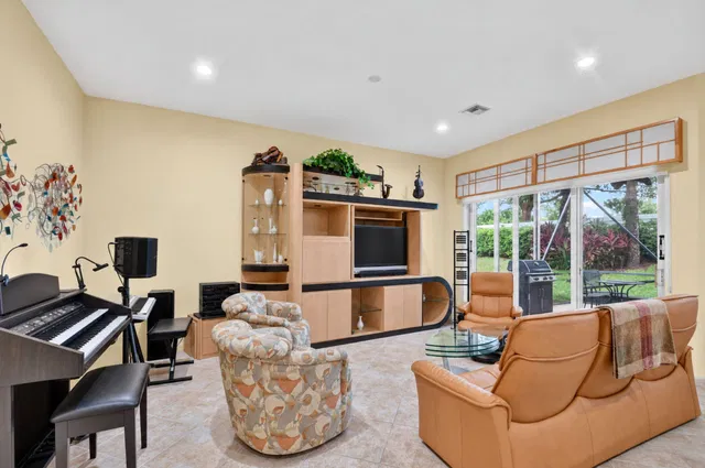 Residence photo 5