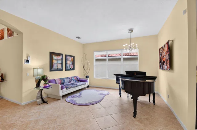 Residence photo 24