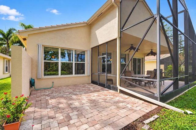 Residence photo 56