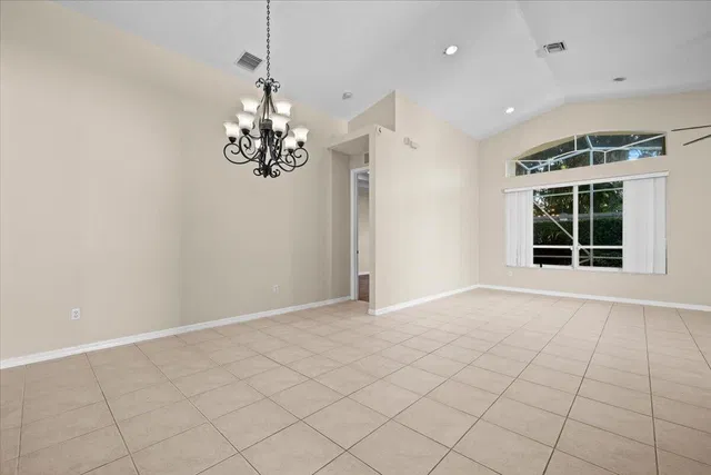  Residence photo 4