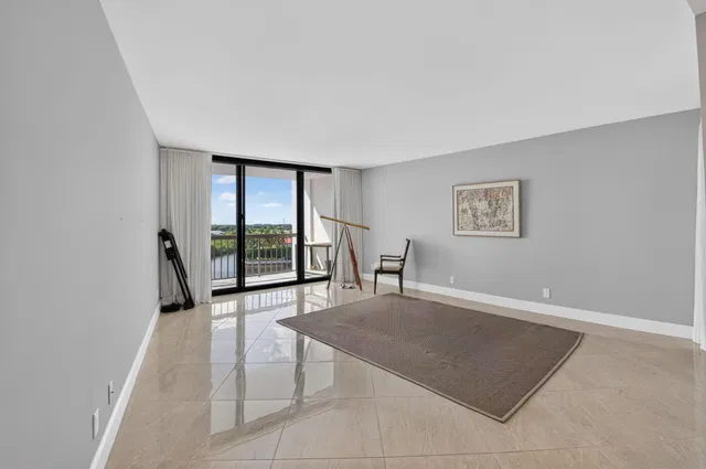  Unit 808 photo 14