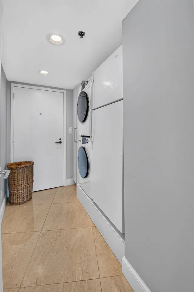  Unit 808 photo 27