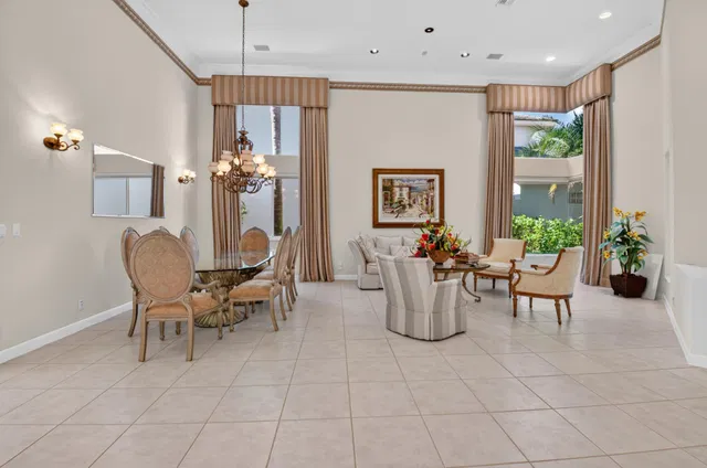 Woodfield Country Club Residence photo 9