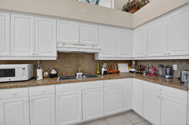 Woodfield Country Club Residence photo 23