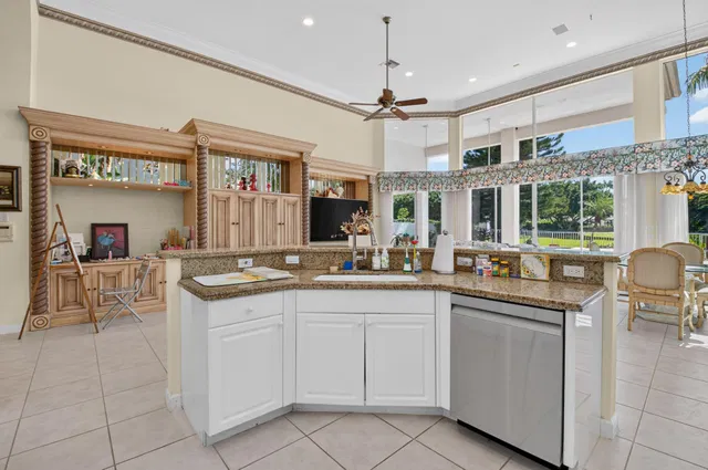 Woodfield Country Club Residence photo 24
