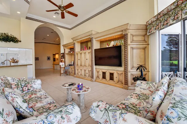 Woodfield Country Club Residence photo 26